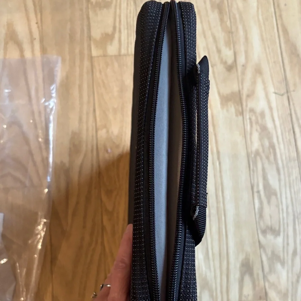 Brenthaven Black Tablet Sleeve